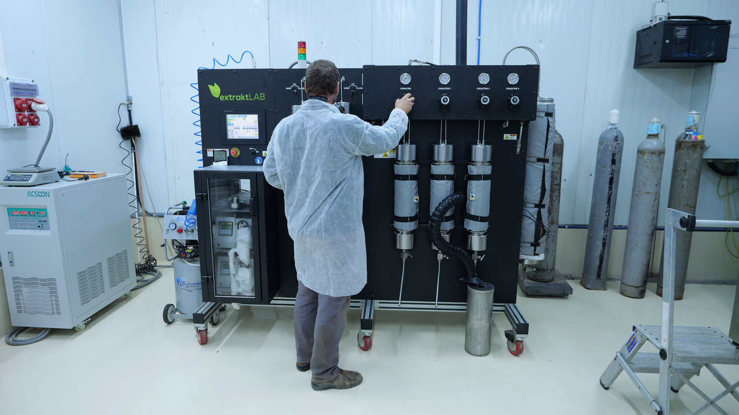 MarulaLab's Pure Marula Oil: The Magic of Supercritical CO2 Extraction